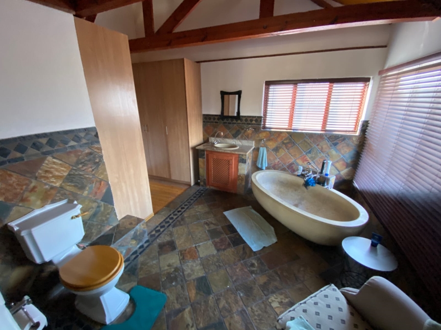 5 Bedroom Property for Sale in Waterkloof A H North West